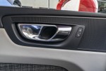 VOLVO XC60 2.0 T8 Twin Engine 390cv AT8 Momentum Hibrid AWD  ocasión