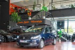 VOLKSWAGEN Touran Advance 1.6TDI 105cv  outlet
