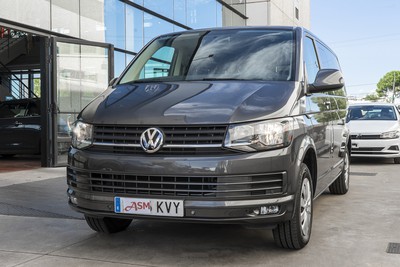 VOLKSWAGEN Caravelle