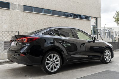 MAZDA Mazda3