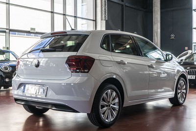 VOLKSWAGEN Polo