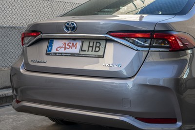 TOYOTA Corolla Sedan