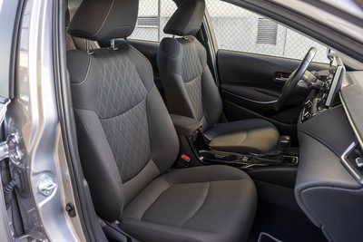 TOYOTA Corolla Sedan