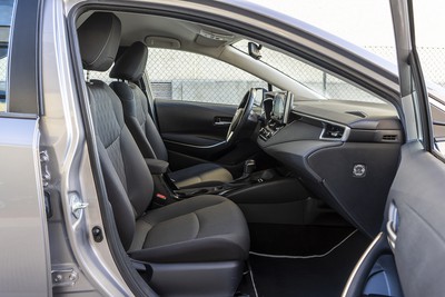 TOYOTA Corolla Sedan