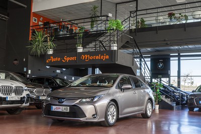 TOYOTA Corolla Sedan