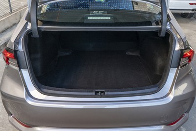 TOYOTA Corolla Sedan