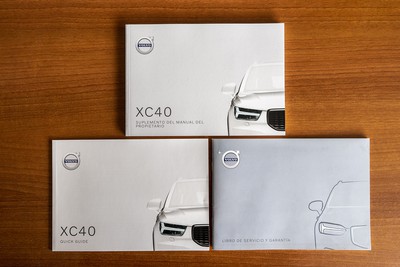 VOLVO XC40