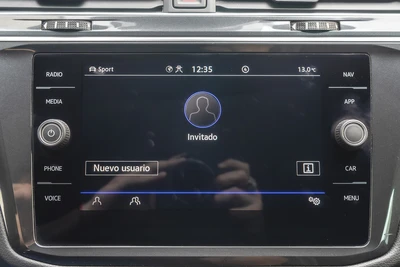 VOLKSWAGEN Tiguan