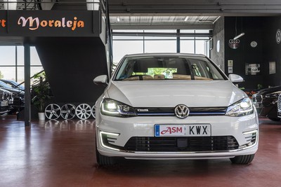 VOLKSWAGEN e-Golf