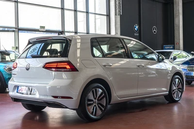 VOLKSWAGEN e-Golf