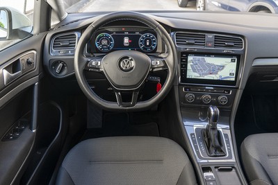 VOLKSWAGEN e-Golf