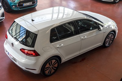 VOLKSWAGEN e-Golf