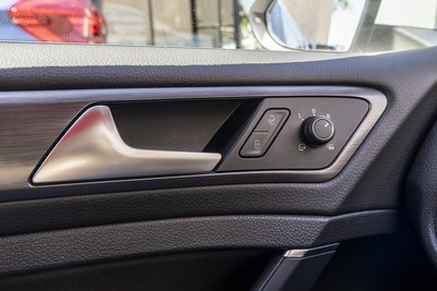 VOLKSWAGEN e-Golf