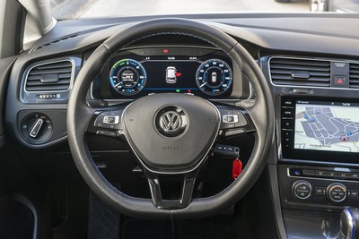 VOLKSWAGEN e-Golf