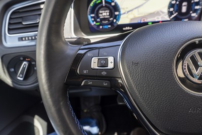 VOLKSWAGEN e-Golf
