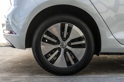 VOLKSWAGEN e-Golf
