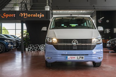 VOLKSWAGEN Caravelle