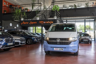 VOLKSWAGEN Caravelle