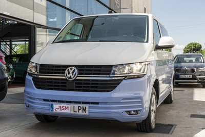 VOLKSWAGEN Caravelle