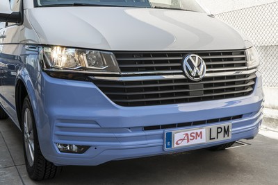 VOLKSWAGEN Caravelle