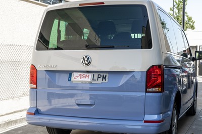 VOLKSWAGEN Caravelle