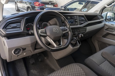 VOLKSWAGEN Caravelle