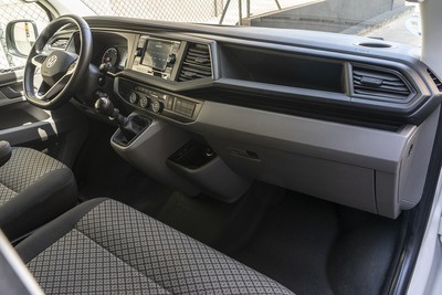 VOLKSWAGEN Caravelle