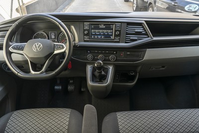 VOLKSWAGEN Caravelle