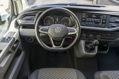 VOLKSWAGEN Caravelle