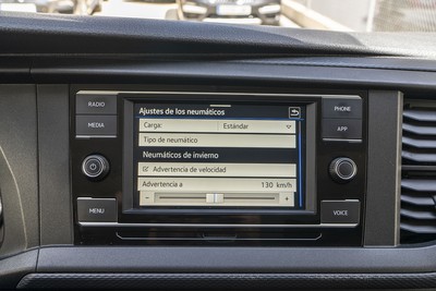 VOLKSWAGEN Caravelle