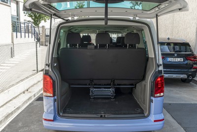 VOLKSWAGEN Caravelle