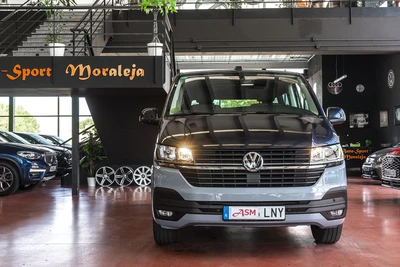 VOLKSWAGEN Multivan