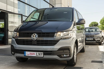 VOLKSWAGEN Multivan