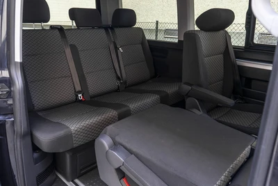 VOLKSWAGEN Multivan