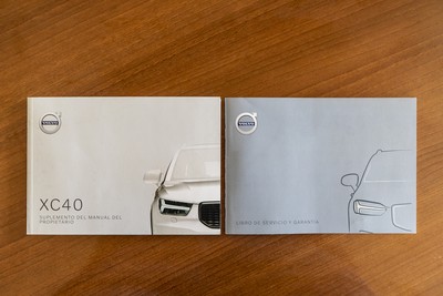 VOLVO XC40