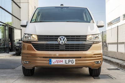 VOLKSWAGEN Caravelle