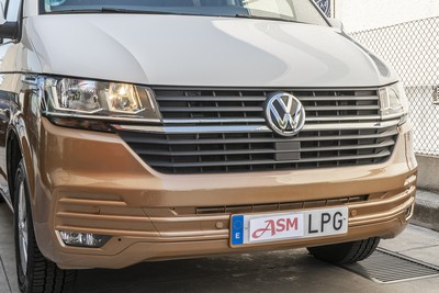 VOLKSWAGEN Caravelle