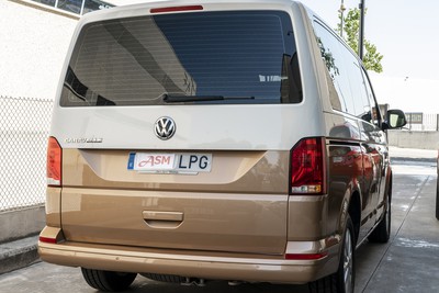 VOLKSWAGEN Caravelle