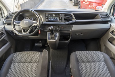 VOLKSWAGEN Caravelle