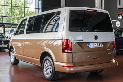 VOLKSWAGEN Caravelle
