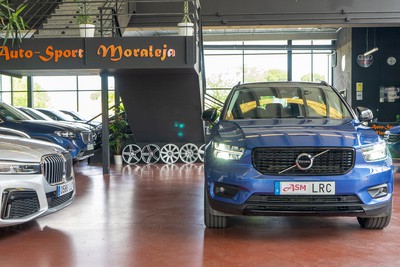 VOLVO XC40