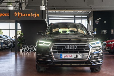 AUDI 