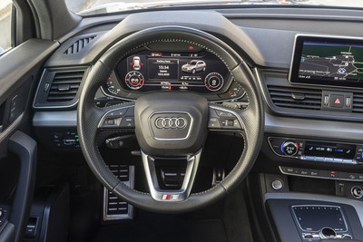 AUDI 