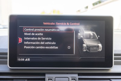AUDI 