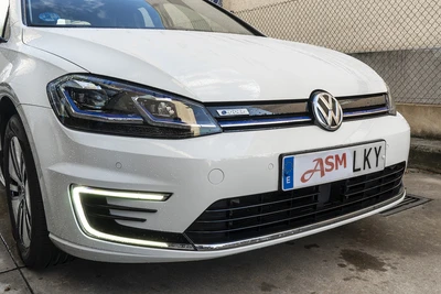 VOLKSWAGEN e-Golf