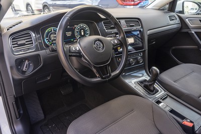 VOLKSWAGEN e-Golf