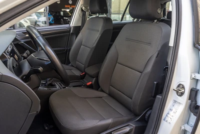 VOLKSWAGEN e-Golf