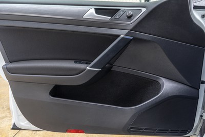 VOLKSWAGEN e-Golf