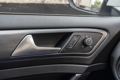 VOLKSWAGEN e-Golf
