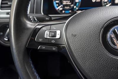VOLKSWAGEN e-Golf